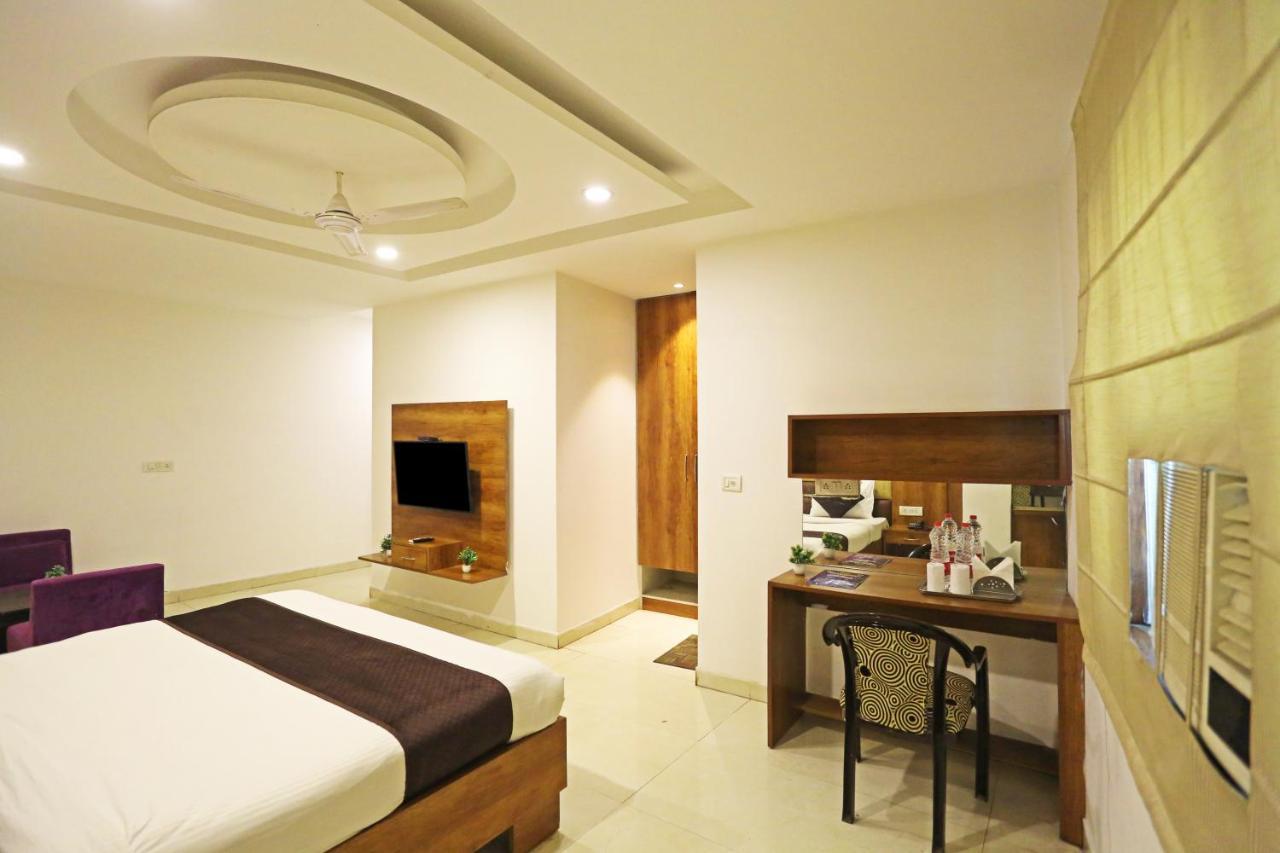 Hotel Sm Suits Near Delhi Airport-Unit By Grand Urban Luxury New Delhi Exterior photo