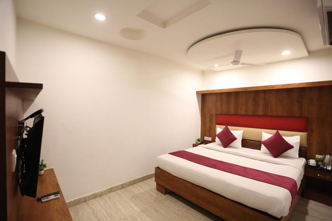 Hotel Sm Suits Near Delhi Airport-Unit By Grand Urban Luxury New Delhi Exterior photo
