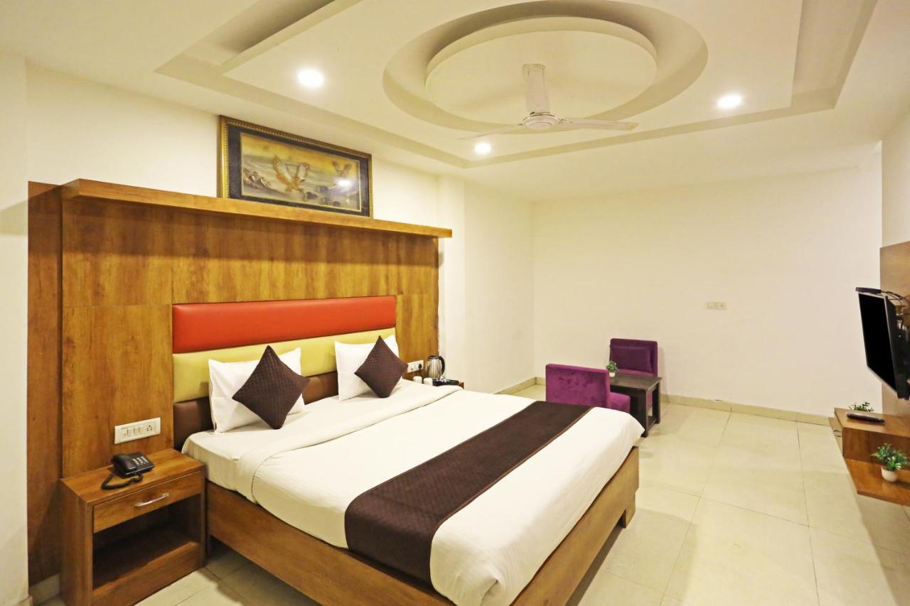 Hotel Sm Suits Near Delhi Airport-Unit By Grand Urban Luxury New Delhi Exterior photo