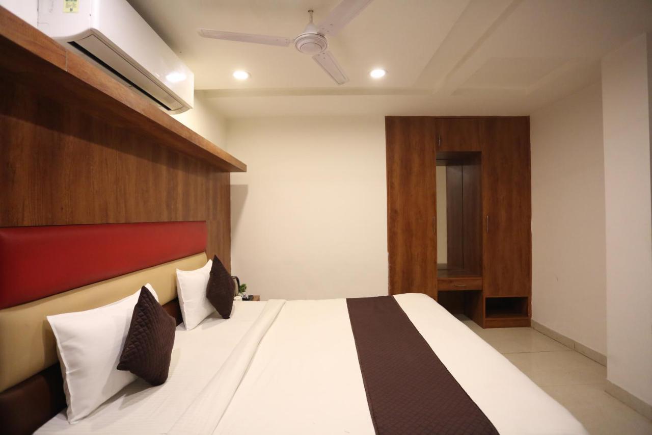 Hotel Sm Suits Near Delhi Airport-Unit By Grand Urban Luxury New Delhi Exterior photo