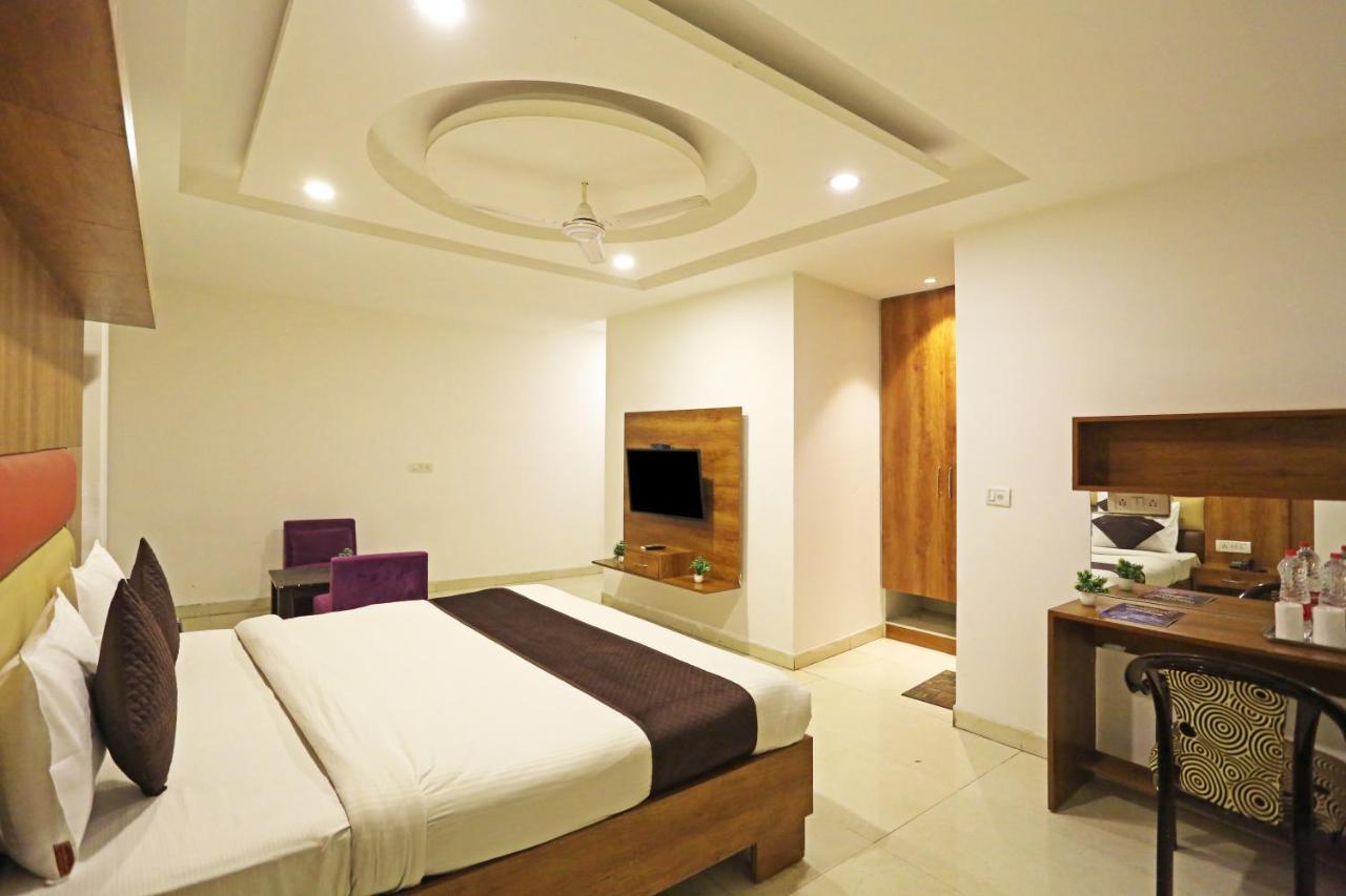 Hotel Sm Suits Near Delhi Airport-Unit By Grand Urban Luxury New Delhi Exterior photo