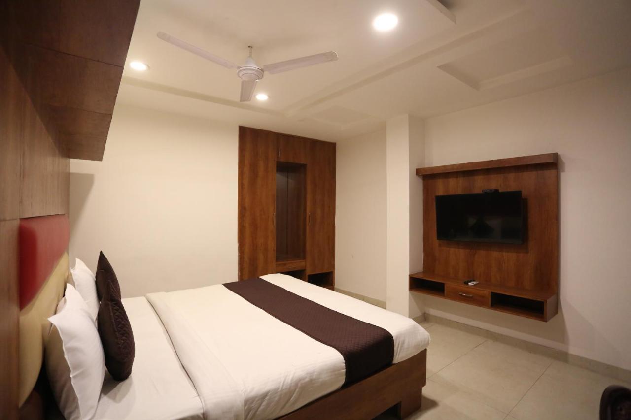 Hotel Sm Suits Near Delhi Airport-Unit By Grand Urban Luxury New Delhi Exterior photo