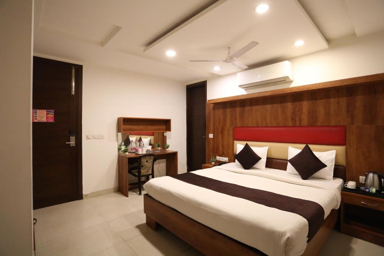 Hotel Sm Suits Near Delhi Airport-Unit By Grand Urban Luxury New Delhi Exterior photo